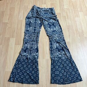 Abercrombie & Fitch Navy and White Floral Flares
